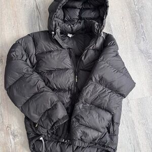 Elegant Black Hooded Puffer Jacket